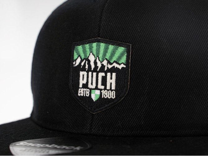 Pet Truckers Snapback met Puch Logo Patch zwart product